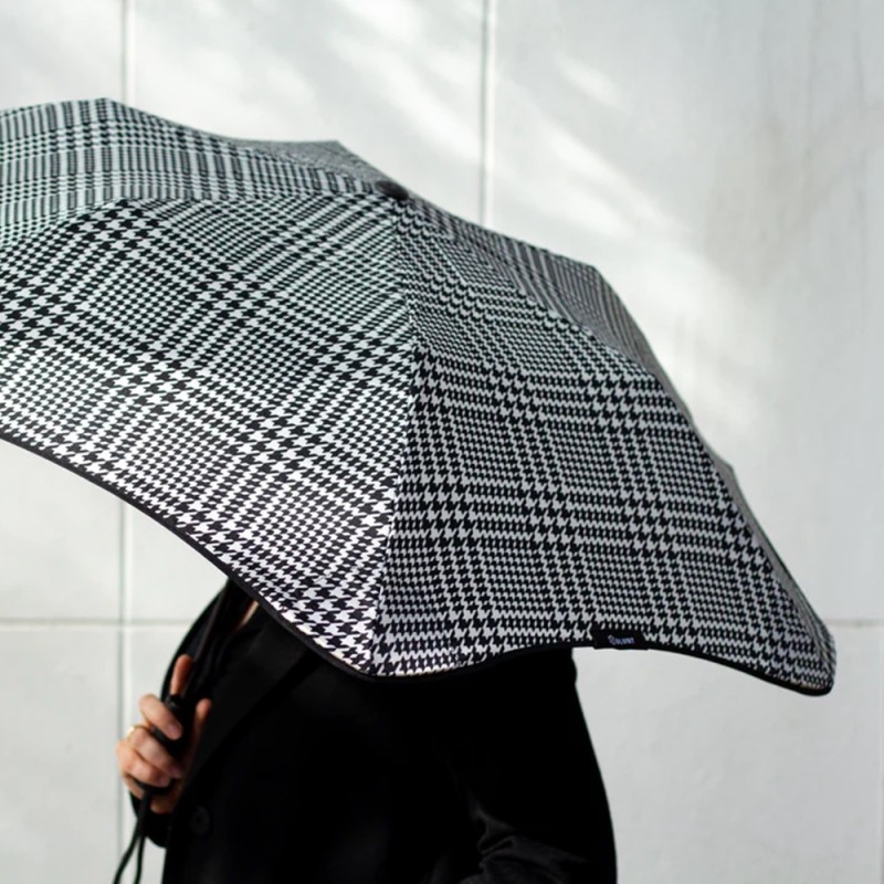 parasol w pepitkę Blunt